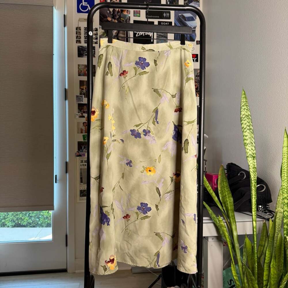 Vintage Requirements Floral long Skirt Light Green size S